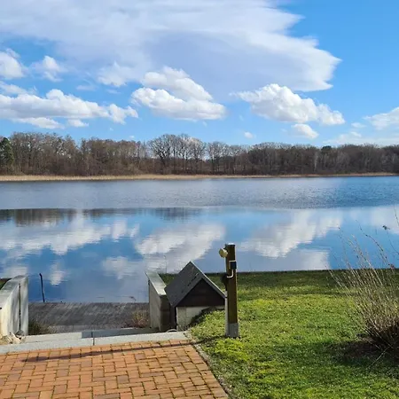 Ferienwohnung Praelank Direkt Am See Neustrelitz Zewnętrze zdjęcie